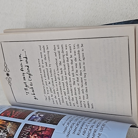 Lynsay Sands Paranormal Romance Novel - Picture 5 of 10